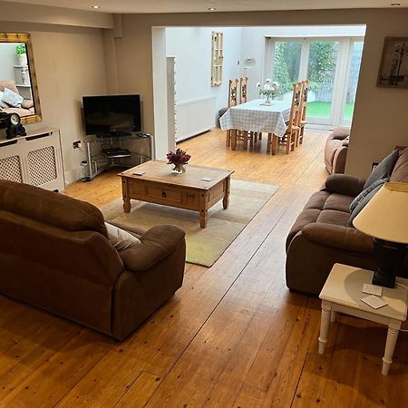 Large 2-Bed House Derbyshire Off Chatsworth Rd Chesterfield Bagian luar foto