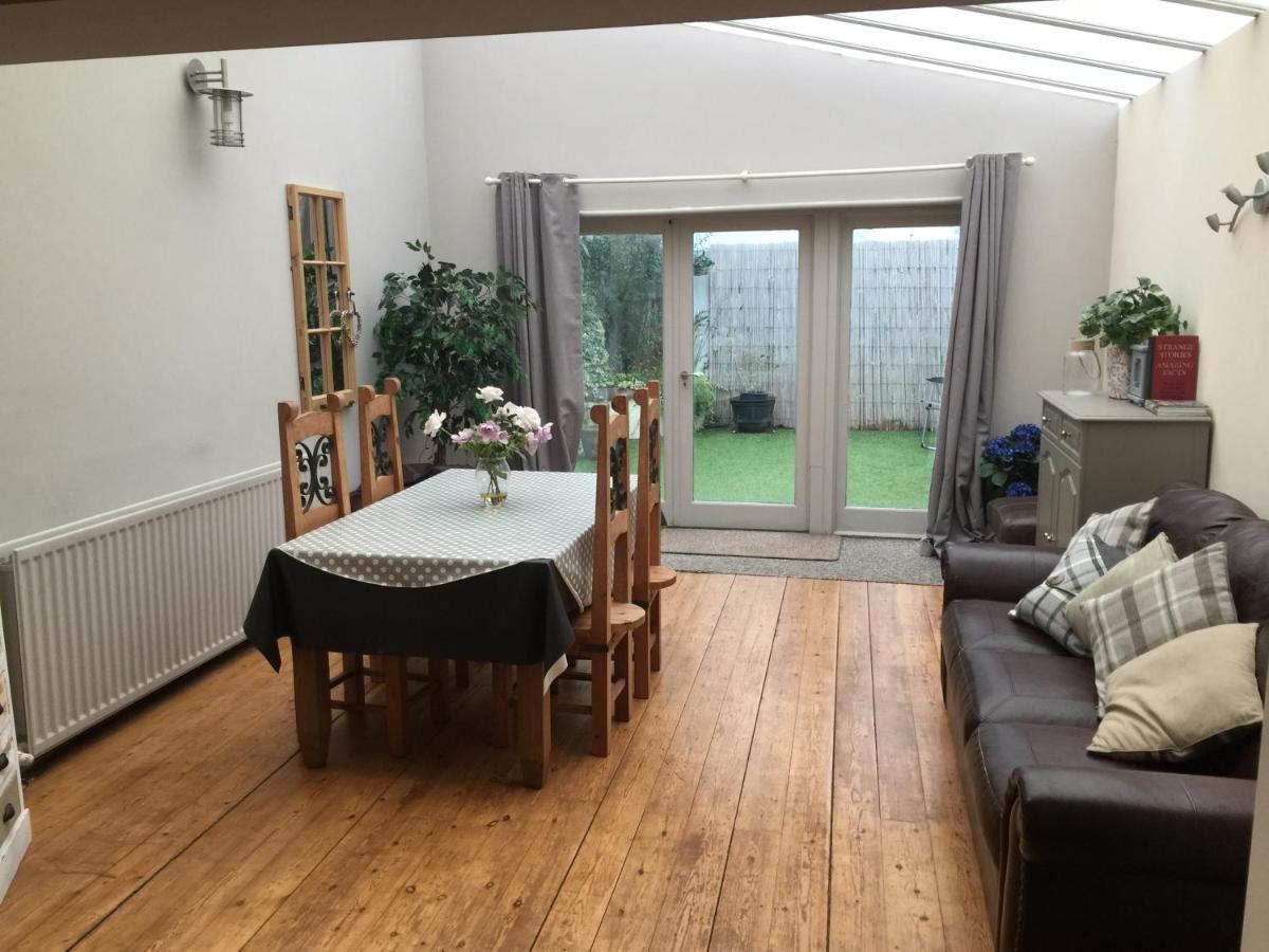 Large 2-Bed House Derbyshire Off Chatsworth Rd Chesterfield Bagian luar foto