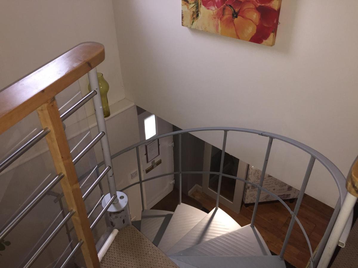 Large 2-Bed House Derbyshire Off Chatsworth Rd Chesterfield Bagian luar foto