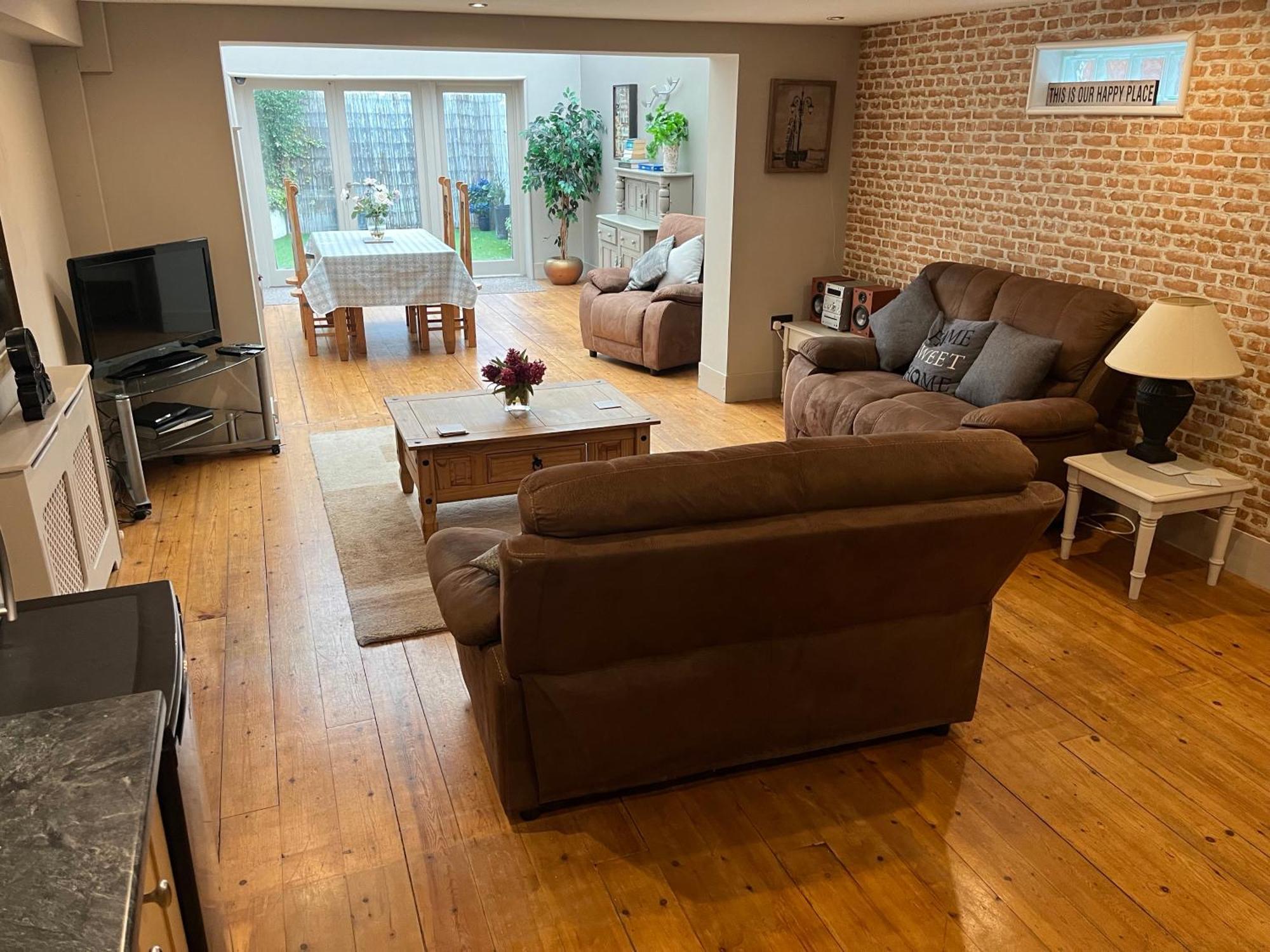 Large 2-Bed House Derbyshire Off Chatsworth Rd Chesterfield Bagian luar foto