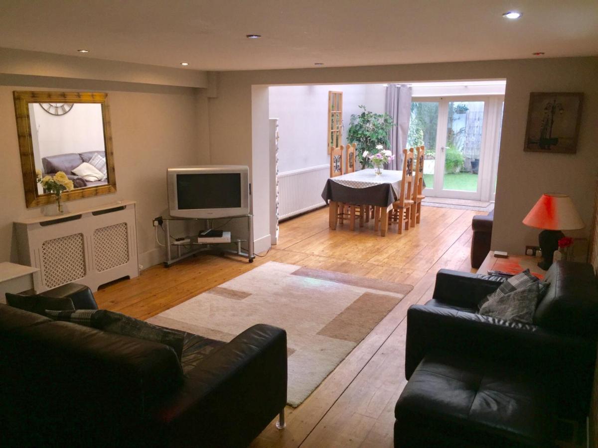 Large 2-Bed House Derbyshire Off Chatsworth Rd Chesterfield Bagian luar foto